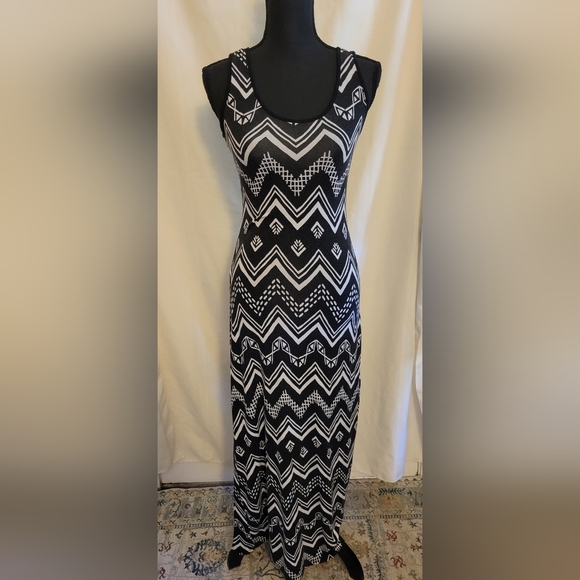 LOVE TREE MAXI DRESS 2 for $14 - Picture 1 of 3